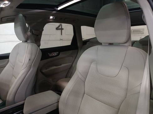 Used 2021 Volvo XC60 T5 Inscription w/ Advanced Package image 12