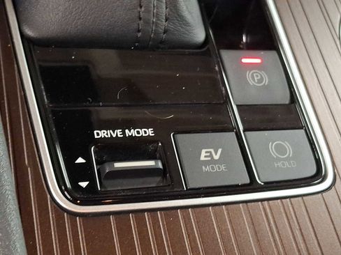 Used 2021 Toyota Sienna XLE w/ XLE Plus Package image 22