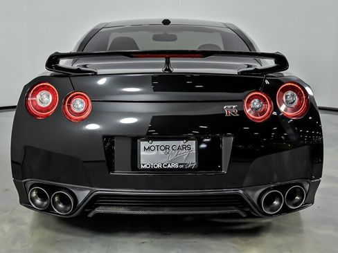 Used 2015 Nissan GT-R Premium AWD/4WD image 8