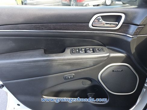 Used 2020 Jeep Grand Cherokee Summit AWD/4WD image 23