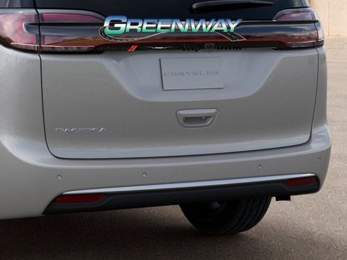 New 2026 Chrysler Pacifica Pinnacle FWD image 13