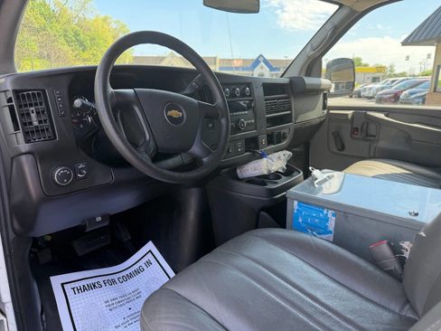 Used 2013 Chevrolet Express 2500 RWD image 16