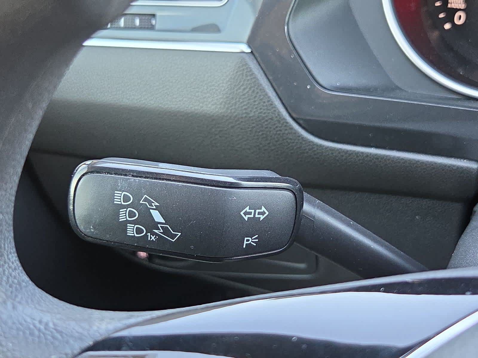 Used 2019 Volkswagen Tiguan S FWD image 24