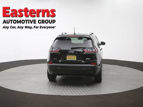 Used 2021 Jeep Cherokee Latitude Plus AWD/4WD image 38