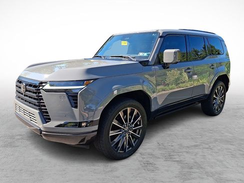 Certified 2024 Lexus GX 550 w/ Accessory Package (Z1) AWD/4WD image 3