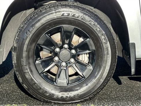 Used 2021 Chevrolet Silverado 1500 LT image 29