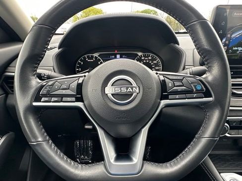 Used 2023 Nissan Altima 2.5 SV w/ SV Premium Package FWD image 42