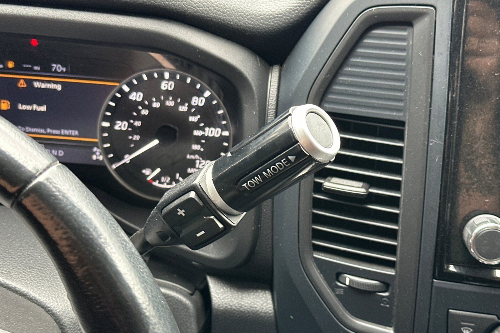 Used 2023 Nissan Titan SV w/ SV Convenience Package AWD/4WD image 23
