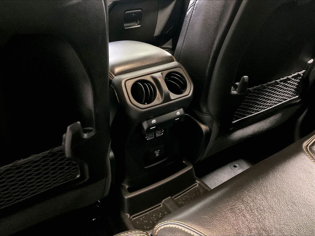Used 2024 Jeep Wrangler Unlimited Sahara w/ Technology Group AWD/4WD image 28