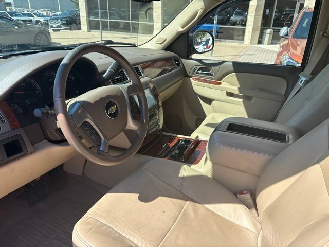 Used 2013 Chevrolet Avalanche LTZ RWD image 6