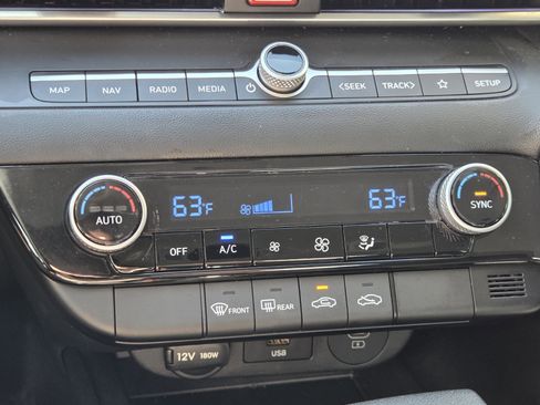 Used 2024 Hyundai Elantra SEL image 15