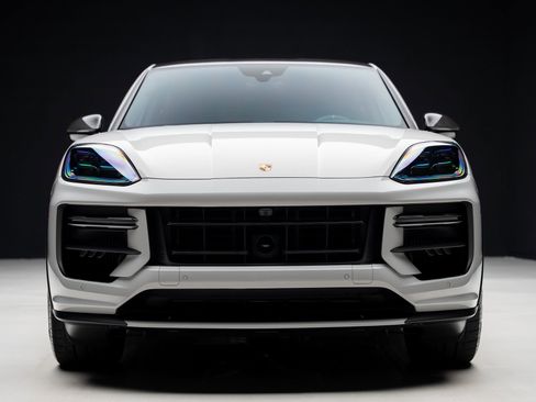 Used 2024 Porsche Cayenne Turbo GT image 8