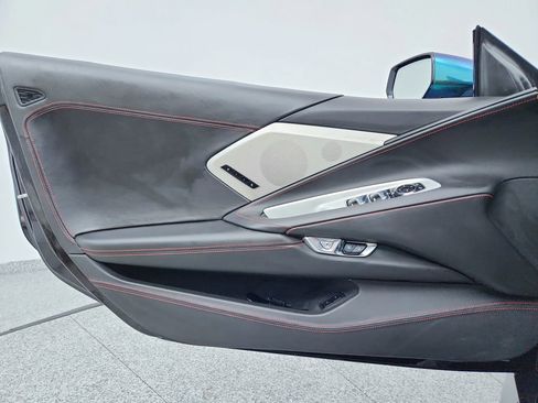 Used 2022 Chevrolet Corvette Stingray Premium Conv w/ Z51 Performance Package image 17