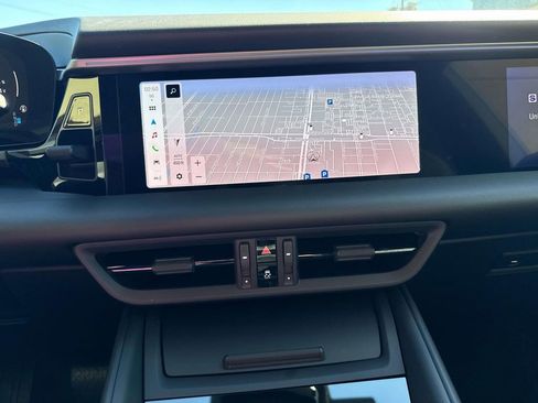 Used 2025 Porsche Macan Electric image 26