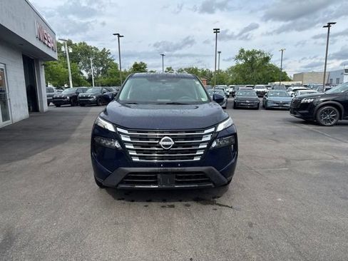 Used 2025 Nissan Rogue SV AWD/4WD image 7