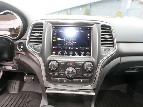 Used 2018 Jeep Grand Cherokee Altitude image 24