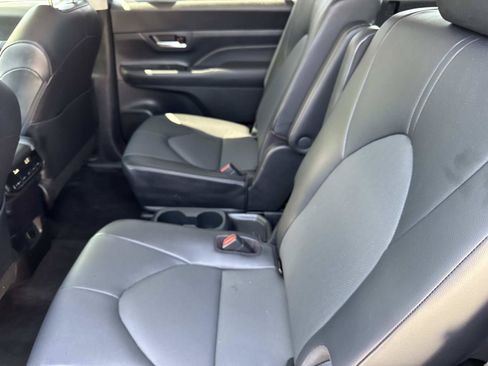 Used 2024 Toyota Grand Highlander FWD image 18