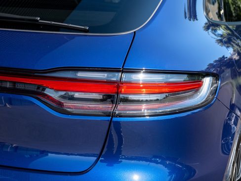 Certified 2026 Porsche Macan image 38