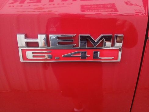 Used 2019 RAM 3500 Tradesman w/ Chrome Appearance Group image 8