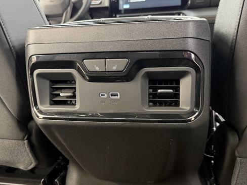 Used 2023 GMC Sierra 1500 AT4 w/ AT4 Premium Package AWD/4WD image 48