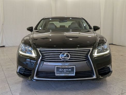 Used 2014 Lexus LS 460 AWD image 3