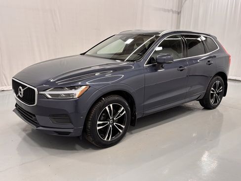 Used 2019 Volvo XC60 T5 Momentum w/ Premium Package image 1
