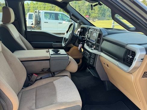 Used 2023 Ford F150 XLT image 9