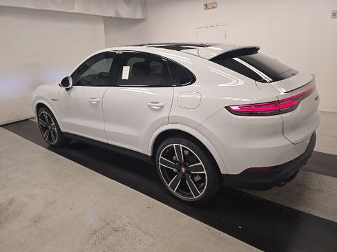 Used 2023 Porsche Cayenne Coupe AWD/4WD image 4