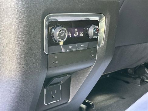 Used 2025 Chevrolet Suburban RST image 42