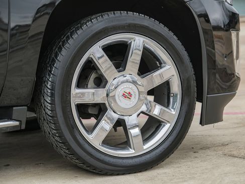 Used 2017 Cadillac Escalade ESV Luxury AWD/4WD image 59