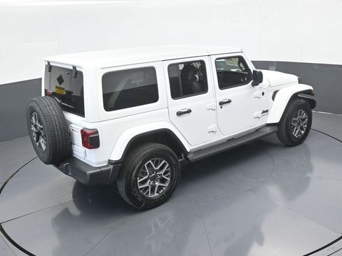Used 2025 Jeep Wrangler Sahara AWD/4WD image 49