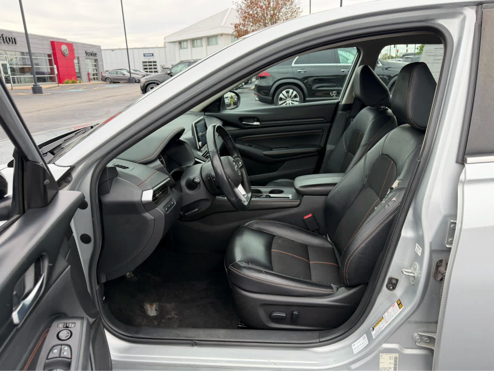 Used 2021 Nissan Altima 2.5 SR FWD image 12
