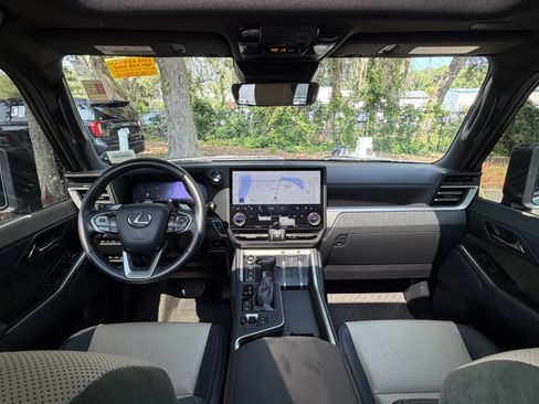 Used 2025 Lexus GX 550 AWD/4WD image 36