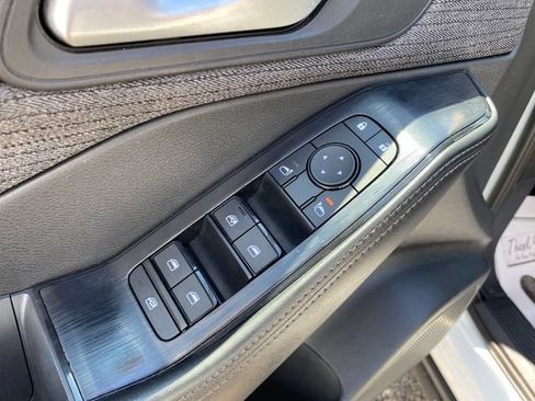 Used 2023 Nissan Rogue SV FWD image 17