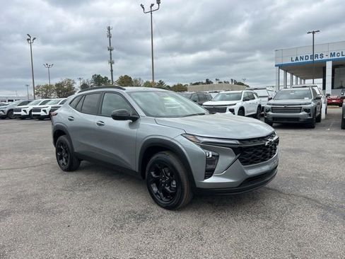 New 2026 Chevrolet Trax LT image 1