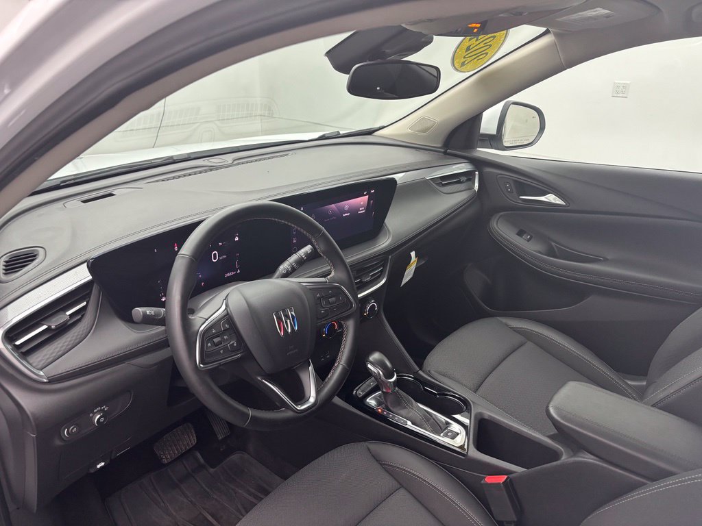Used 2024 Buick Encore GX Preferred w/ Comfort Package FWD image 18