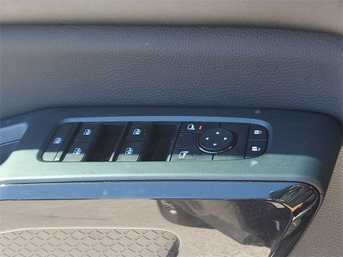 Used 2023 Nissan Pathfinder S w/ Cargo Package image 23