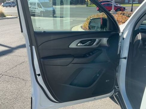 Used 2020 Chevrolet Traverse Premier w/ Redline Edition AWD/4WD image 3