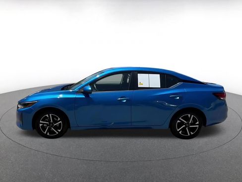 Used 2025 Nissan Sentra SV FWD image 10