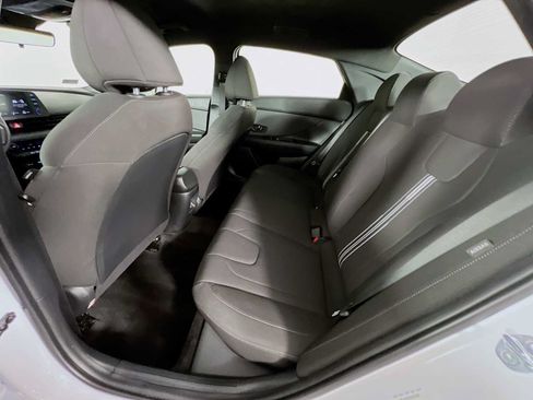 Certified 2025 Hyundai Elantra Sport FWD image 23