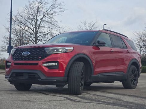 Used 2023 Ford Explorer ST w/ Equipment Group 401A image 10