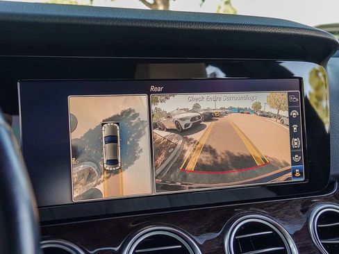 Used 2019 Mercedes-Benz E 300 image 23