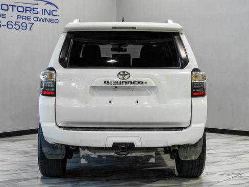 Used 2017 Toyota 4Runner SR5 RWD image 14