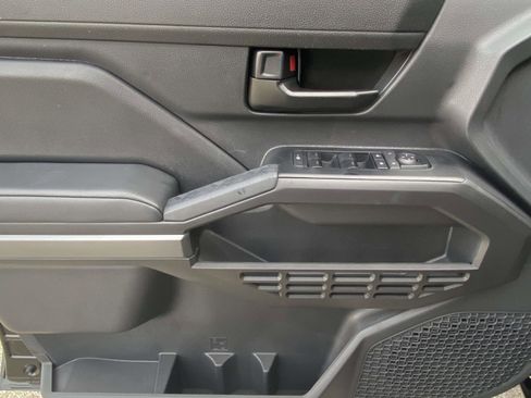 Used 2025 Toyota Tacoma 2WD Double Cab image 18