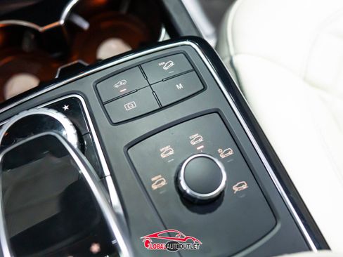 Used 2017 Mercedes-Benz GLS 550 4MATIC image 39