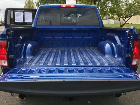 Used 2019 RAM 1500 Classic SLT w/ SLT Plus D←cor Group AWD/4WD image 35