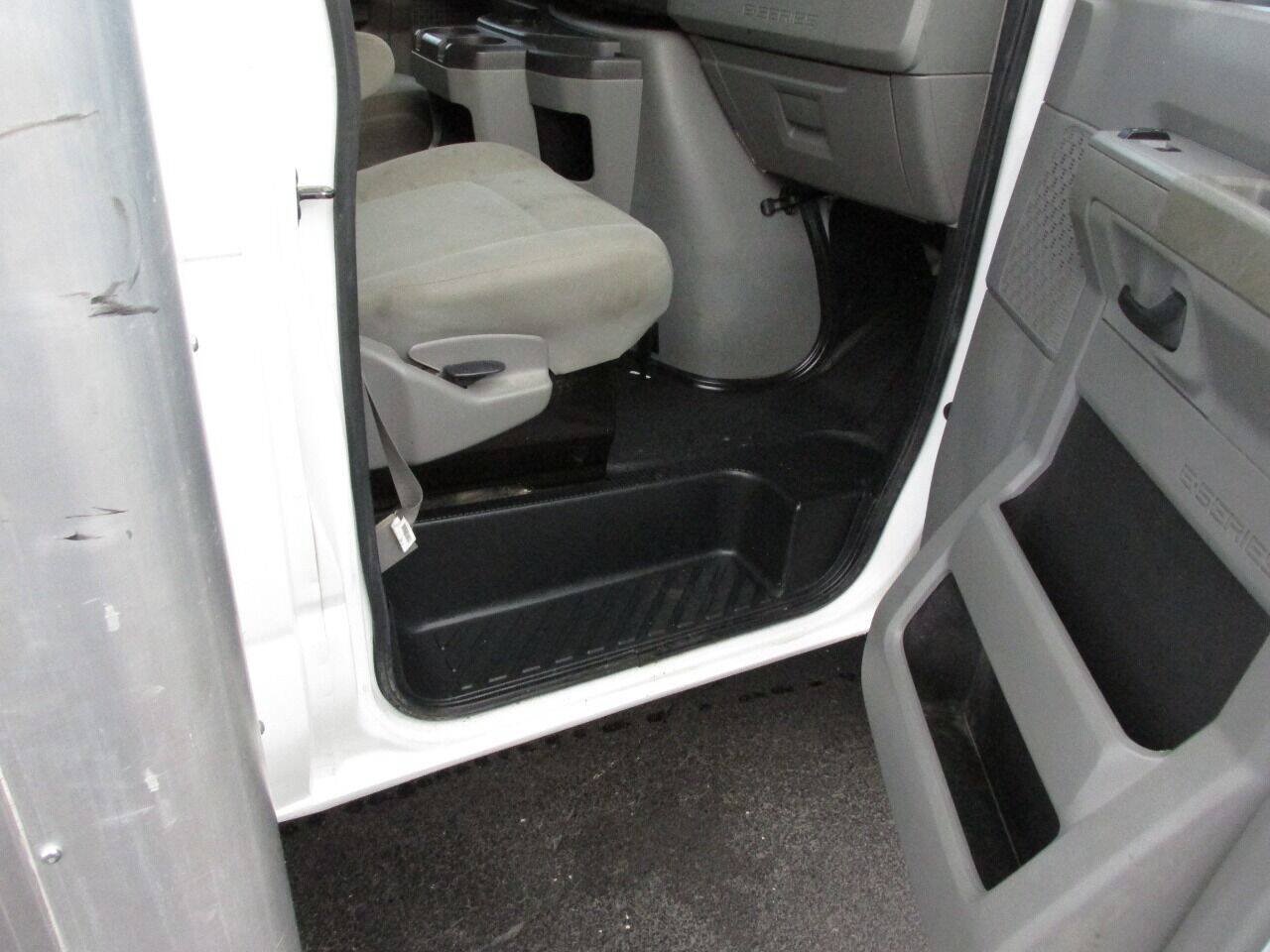 Used 2012 Ford E-350 and Econoline 350 Super Duty w/ PWR Locks & Windows Group RWD image 7