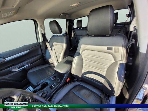 Used 2024 Ford Ranger Lariat w/ Advanced Towing Package image 33