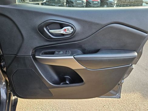 Certified 2022 Jeep Cherokee Limited image 17