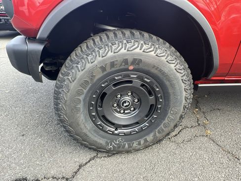 New 2024 Ford Bronco Black Diamond image 12